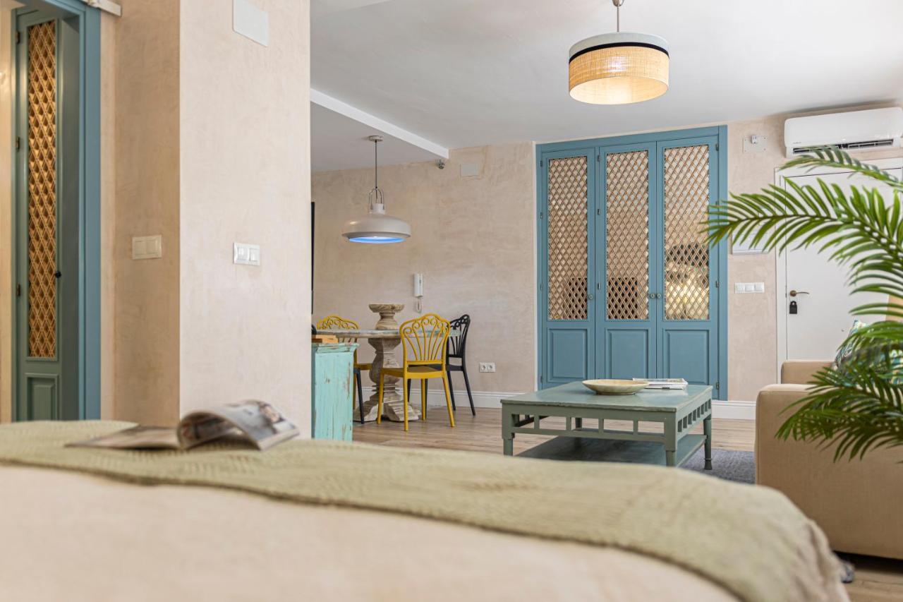 Cathedral Keepers - Exclusive Apartment In Jerez เฮเรซ เด ลาฟรอนเตรา ภายนอก รูปภาพ