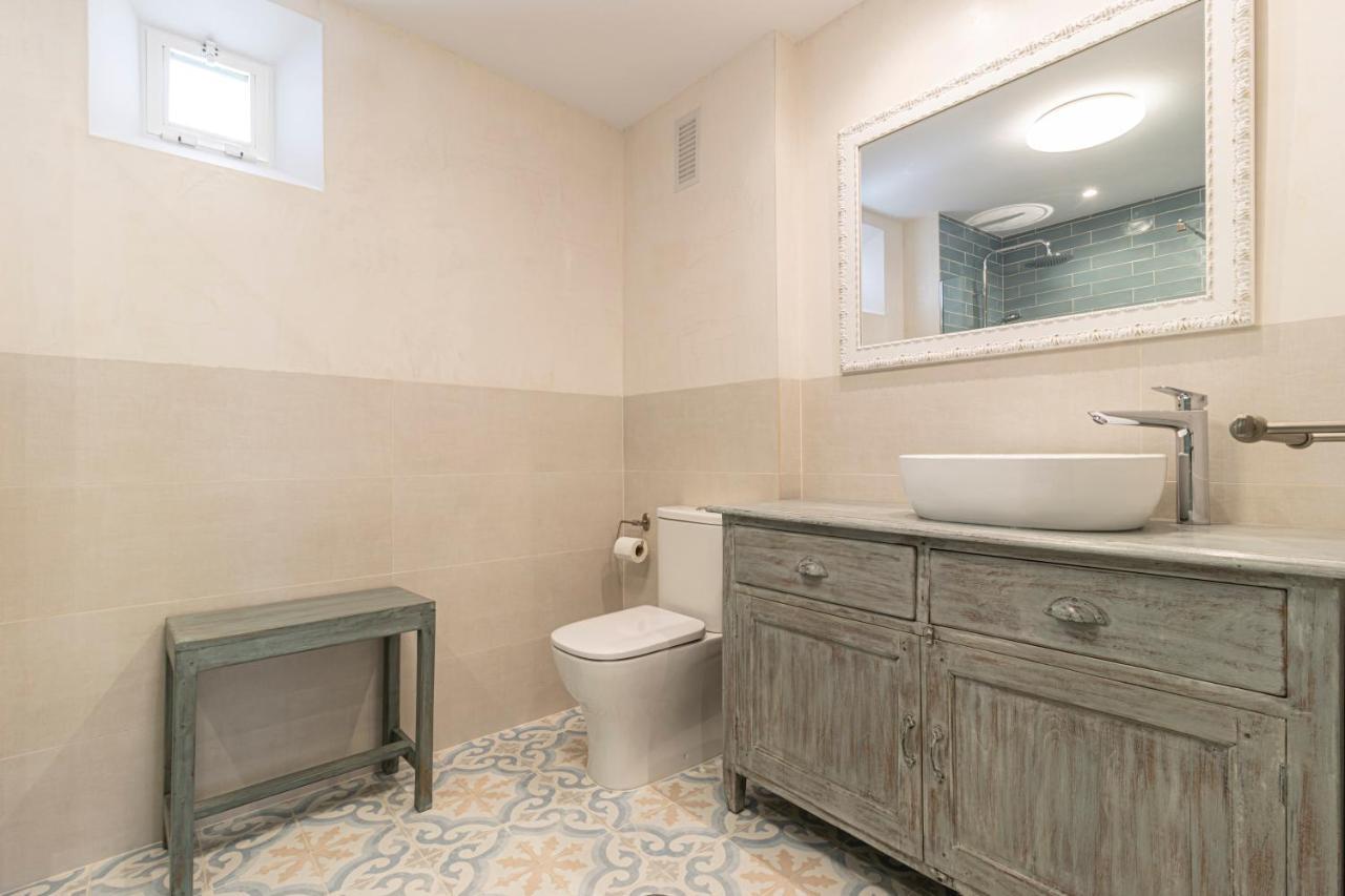 Cathedral Keepers - Exclusive Apartment In Jerez เฮเรซ เด ลาฟรอนเตรา ภายนอก รูปภาพ