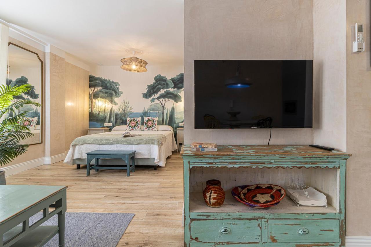 Cathedral Keepers - Exclusive Apartment In Jerez เฮเรซ เด ลาฟรอนเตรา ภายนอก รูปภาพ