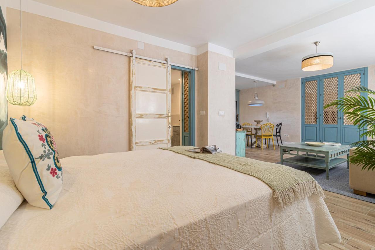 Cathedral Keepers - Exclusive Apartment In Jerez เฮเรซ เด ลาฟรอนเตรา ภายนอก รูปภาพ