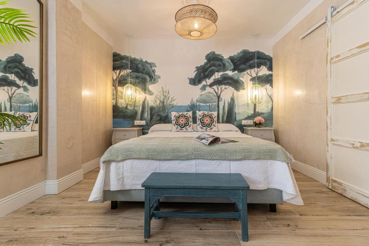 Cathedral Keepers - Exclusive Apartment In Jerez เฮเรซ เด ลาฟรอนเตรา ภายนอก รูปภาพ