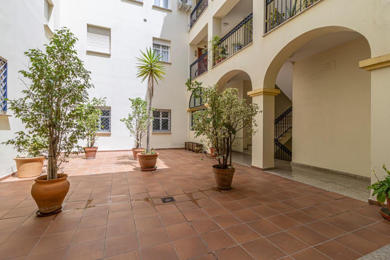Cathedral Keepers - Exclusive Apartment In Jerez เฮเรซ เด ลาฟรอนเตรา ภายนอก รูปภาพ