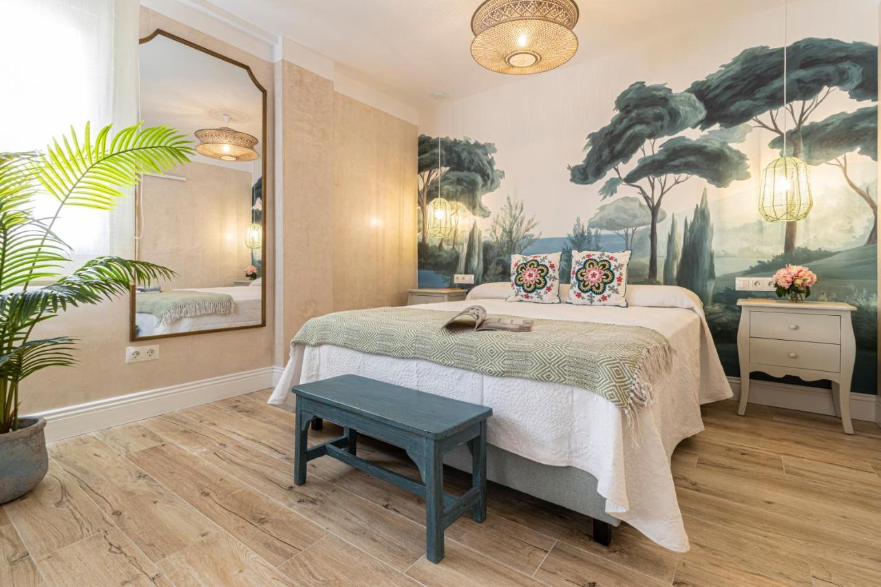 Cathedral Keepers - Exclusive Apartment In Jerez เฮเรซ เด ลาฟรอนเตรา ภายนอก รูปภาพ