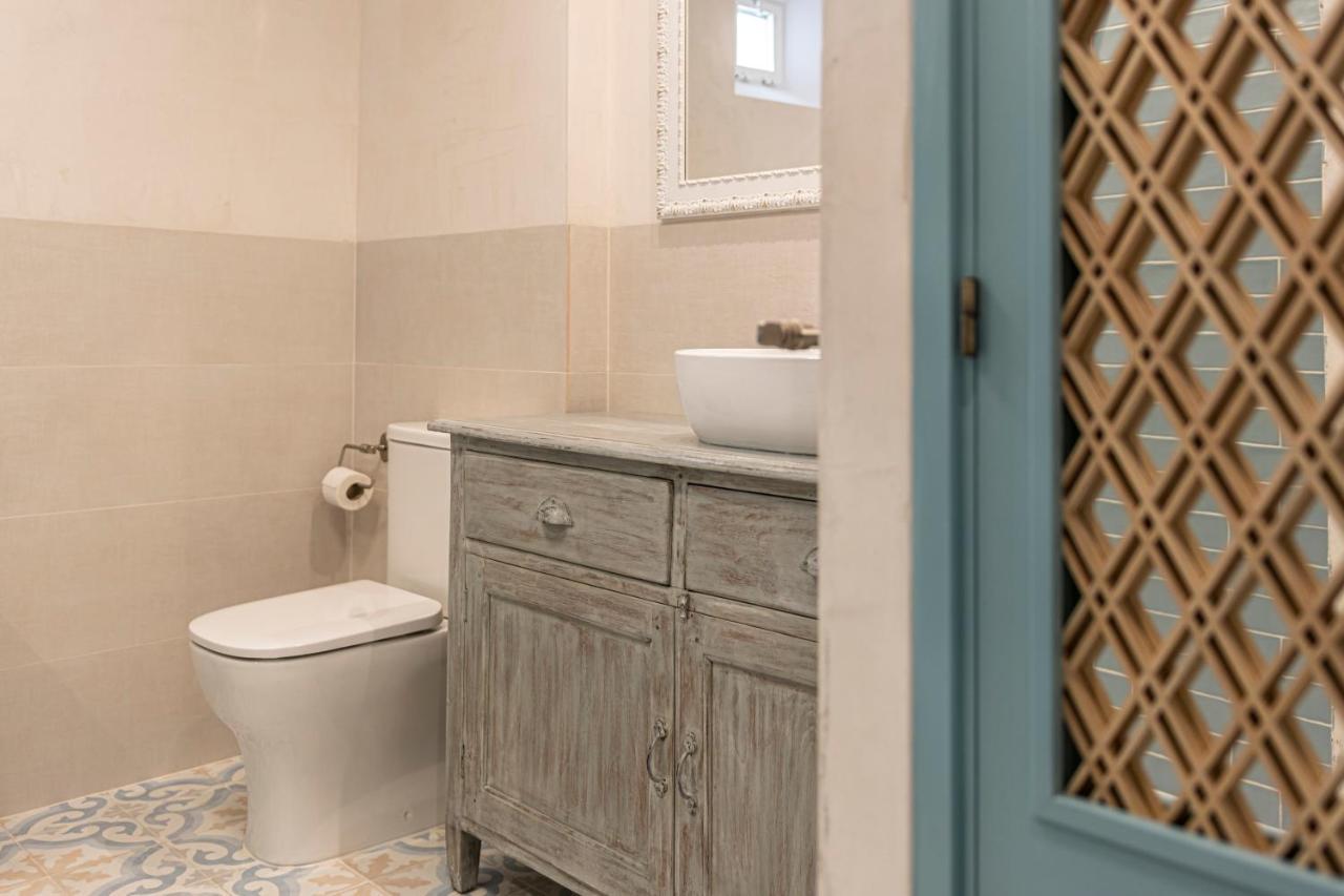 Cathedral Keepers - Exclusive Apartment In Jerez เฮเรซ เด ลาฟรอนเตรา ภายนอก รูปภาพ