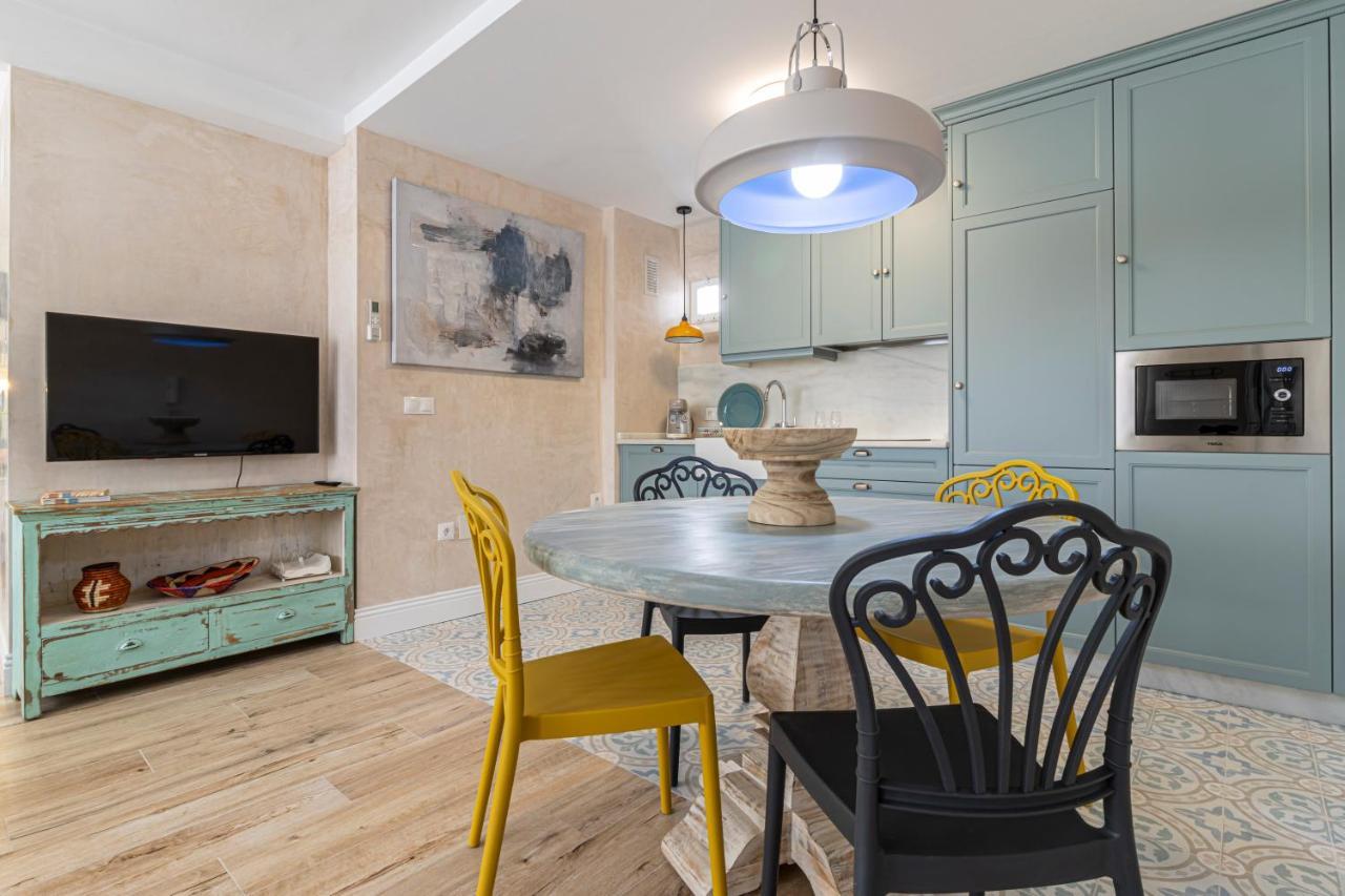 Cathedral Keepers - Exclusive Apartment In Jerez เฮเรซ เด ลาฟรอนเตรา ภายนอก รูปภาพ