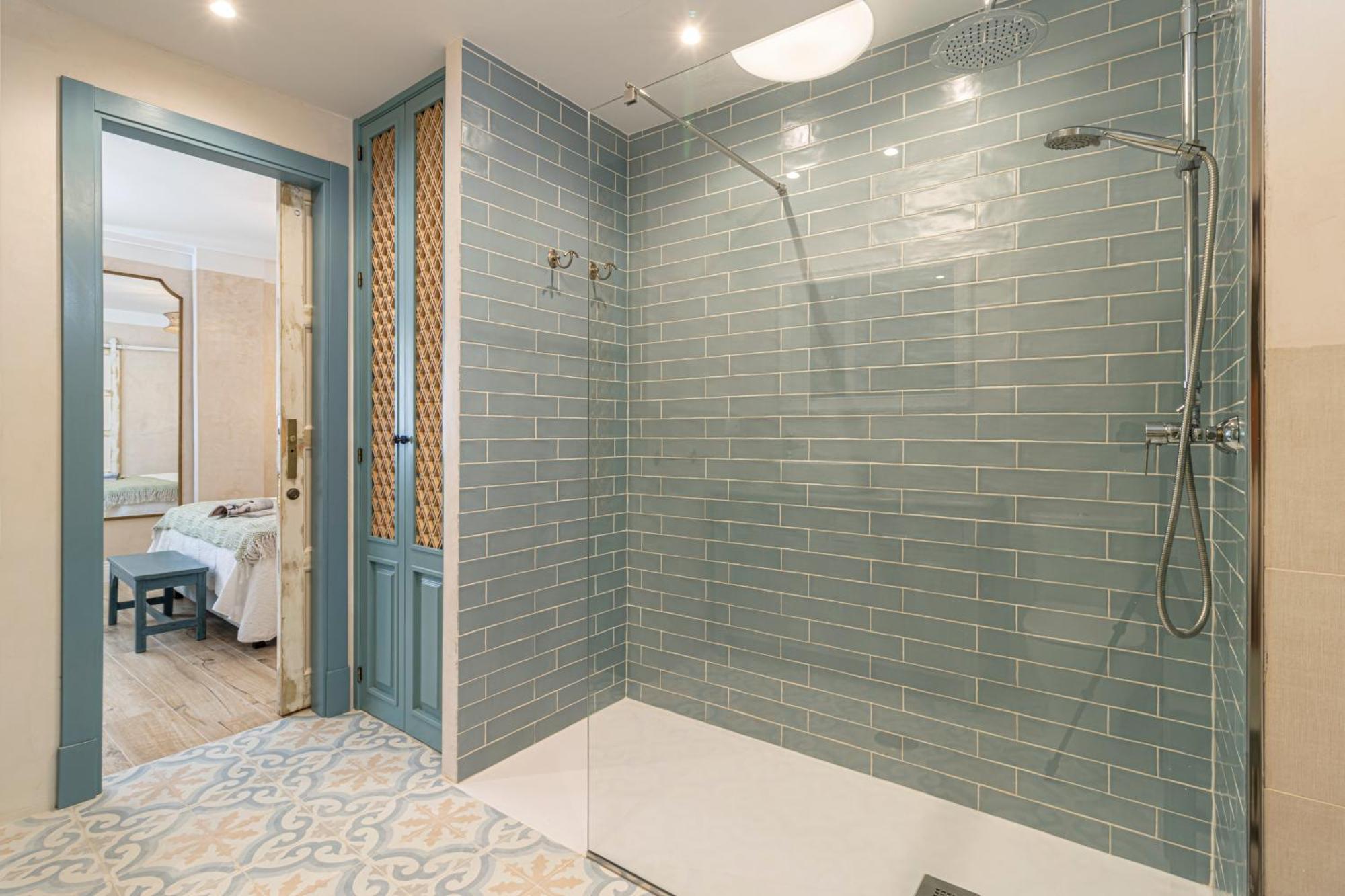 Cathedral Keepers - Exclusive Apartment In Jerez เฮเรซ เด ลาฟรอนเตรา ภายนอก รูปภาพ